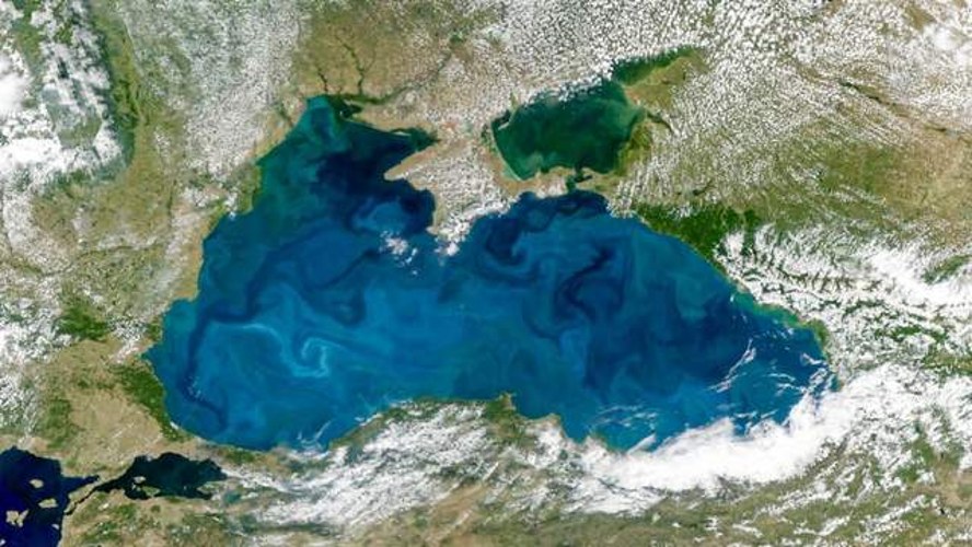 Хто побачив бірюзовий цвіт Чорного моря: NASA, МКС та їхні інструменти