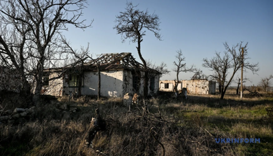 Наслідки російських ударів по цивільній інфраструктурі Херсонщини.