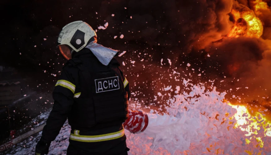Кличко повідомив про падіння уламків безпілотника біля бізнес-центру в Києві